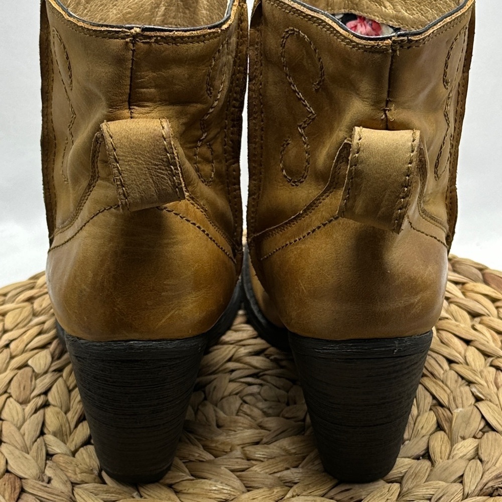 Seychelles Stylish Western Tan Leather Ankle Boots - Picture 5 of 9